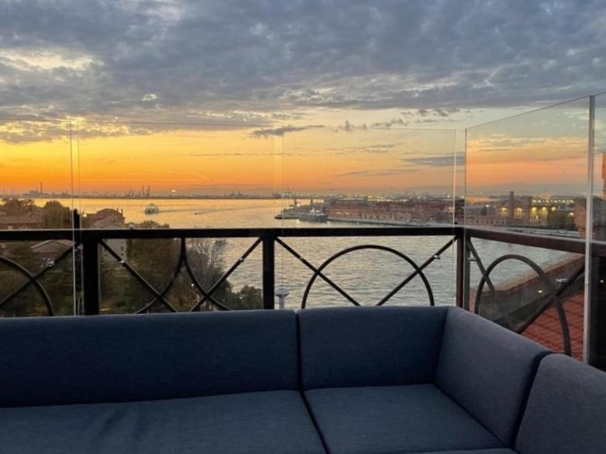 The Venice Penthouse And Rooftop-Terrace At Molino Stucky Bagian luar foto